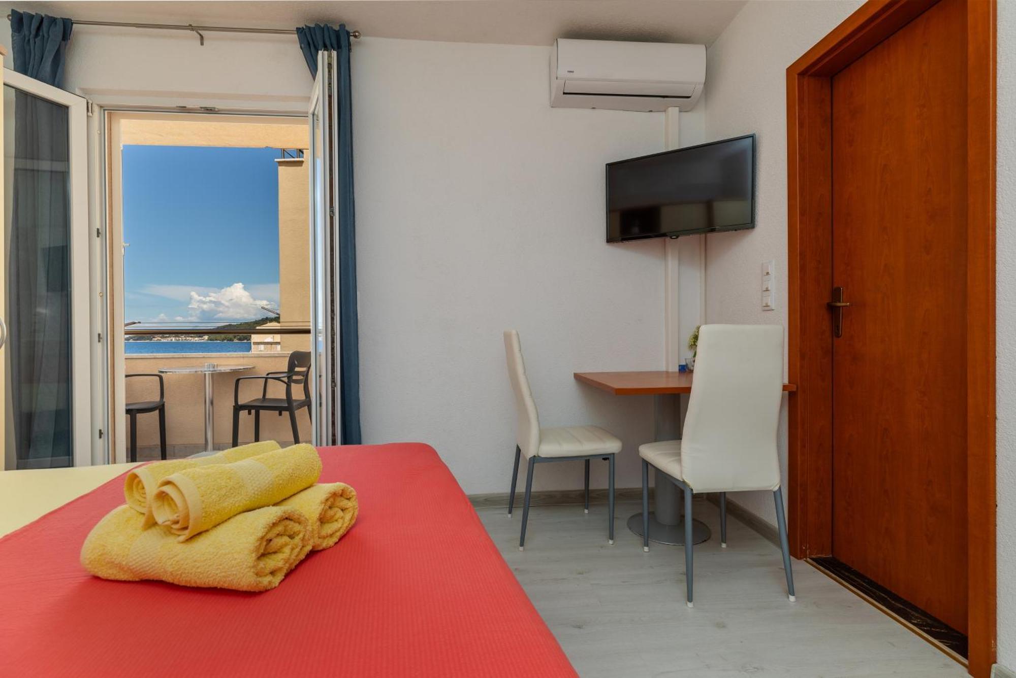 Apartments By The Sea Drasnice, Makarska - 6697 Exterior photo