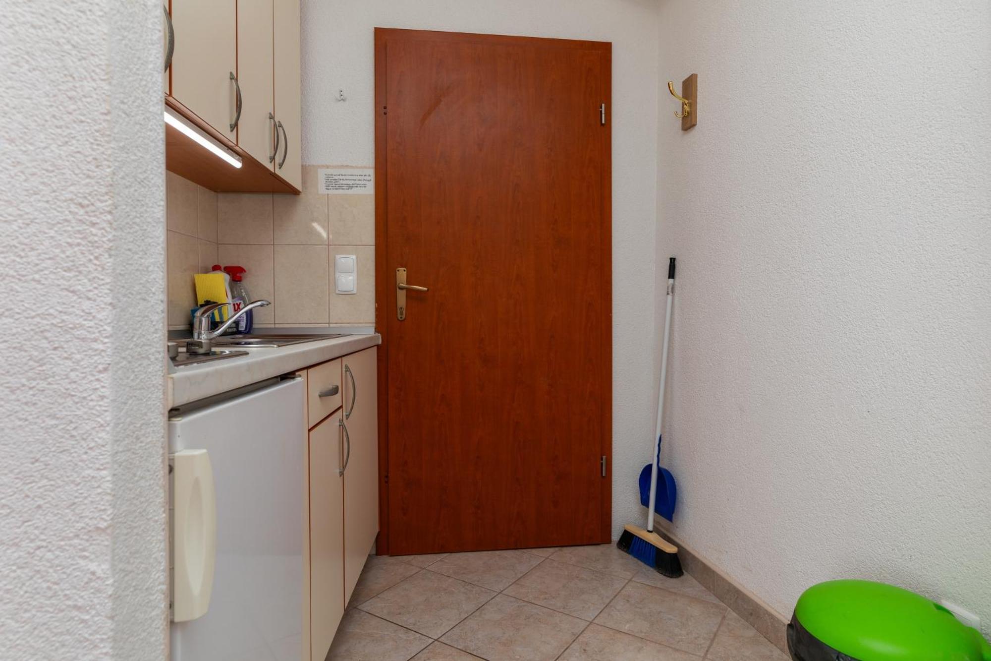 Apartments By The Sea Drasnice, Makarska - 6697 Room photo